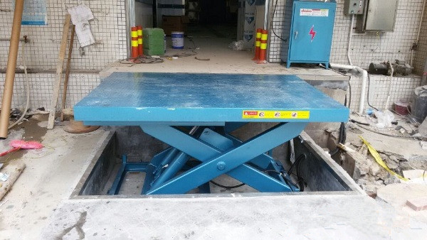 新乡电动剪叉式升降平台厂家