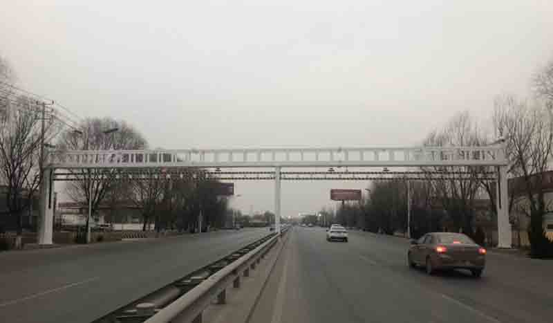 新乡公路限高杆